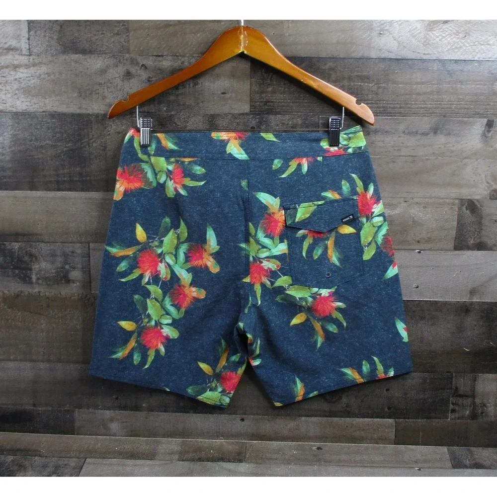 Roark Shorts Mens 30 Navy Passage 18 La Selva Boardshorts Floral Tropical RB402